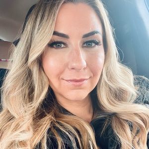 Meet your Posher, Gina